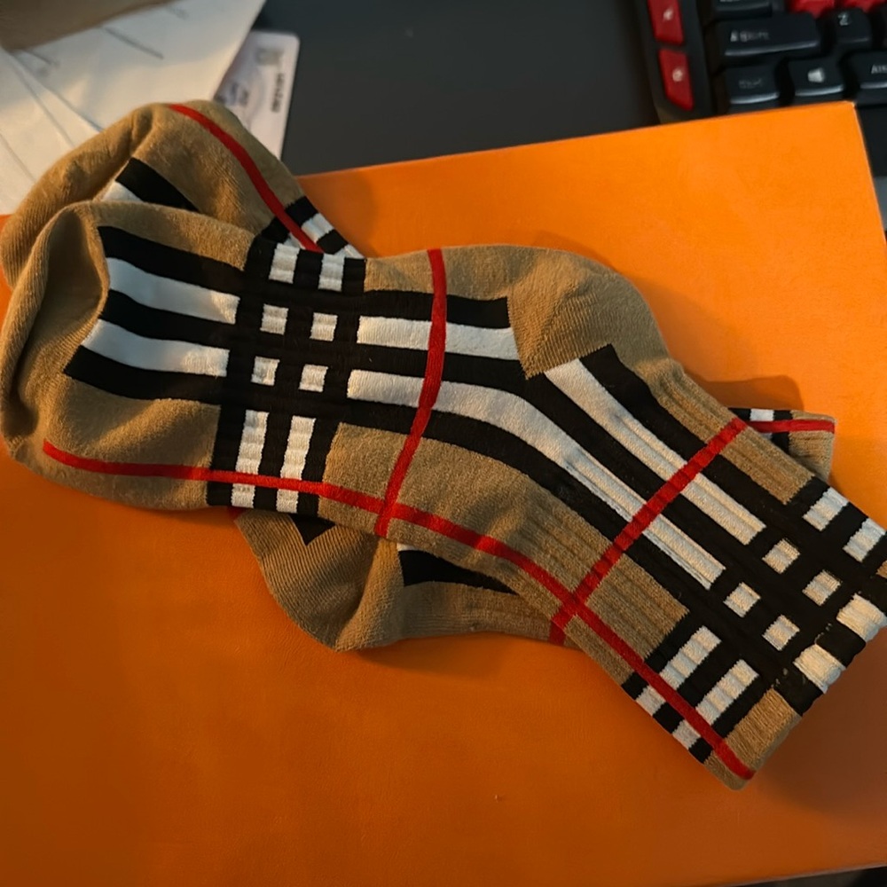 Burberry socks brand new